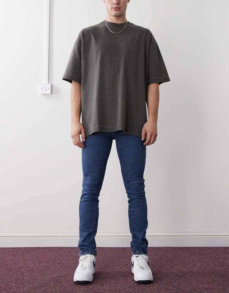 Dr. Denim - Snap - Schmal und eng geschnittene Jeans in einfarbiger Cape-Dark-Waschung mit mittelhohem Bund-Blau von Dr Denim