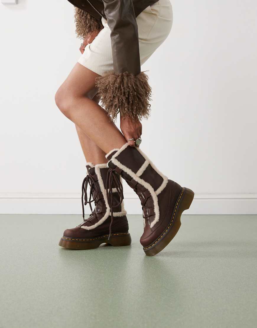 Dr Martens - Buzz - Schnürstiefel aus Leder mit Kunstpelzbesatz in Braun von Dr Martens