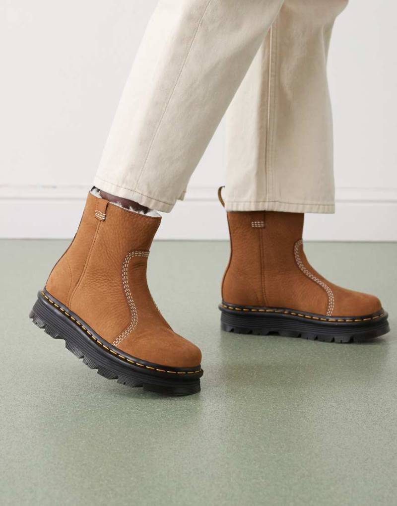 Dr Martens - ZebZag Rigger - Stiefel in Braun mit Futter aus Lammfellimitat-Brown von Dr Martens
