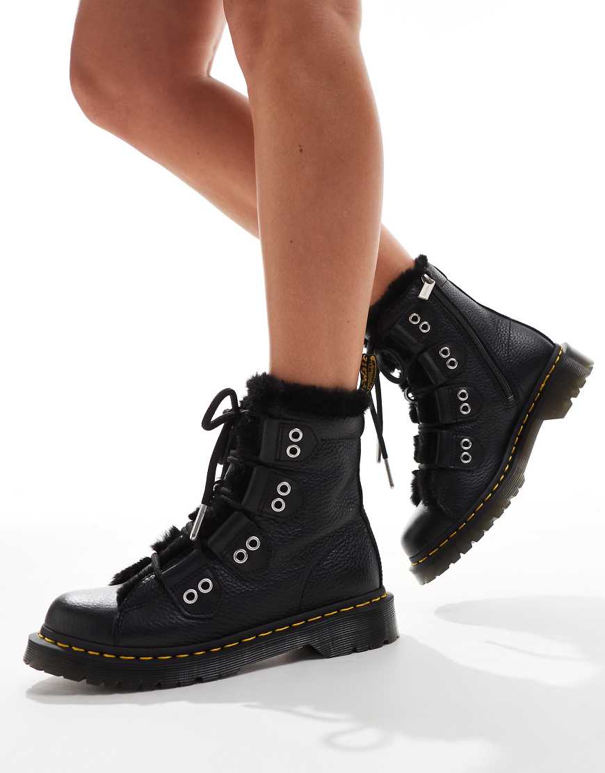 Dr. Martens - 1460 - Stiefel aus gewalktem Nappaleder mit 4 Bändern und Kunstpelzfutter-Schwarz von Dr Martens