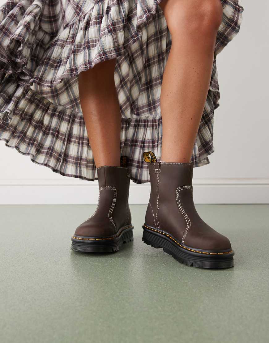 Dr. Martens - ZebZag Rigger Wyoming - Stiefel in Dunkelbraun mit Kontrastnähten-Brown von Dr Martens