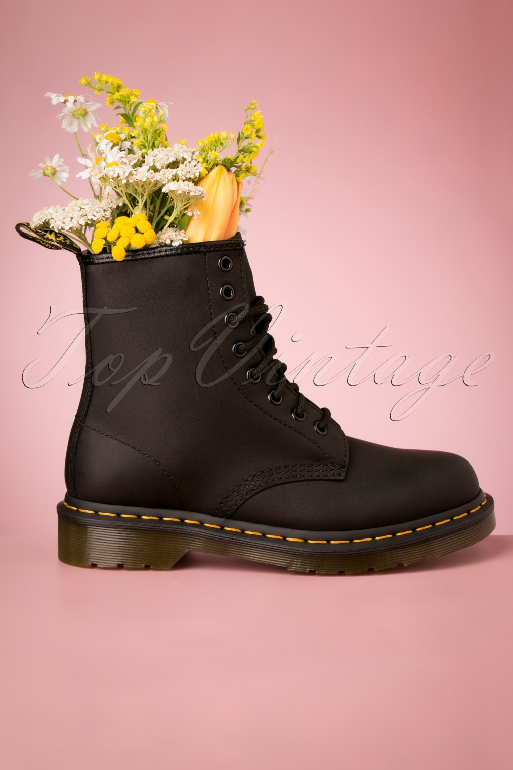 1460 Fettige Stiefeletten in Schwarz von Dr. Martens