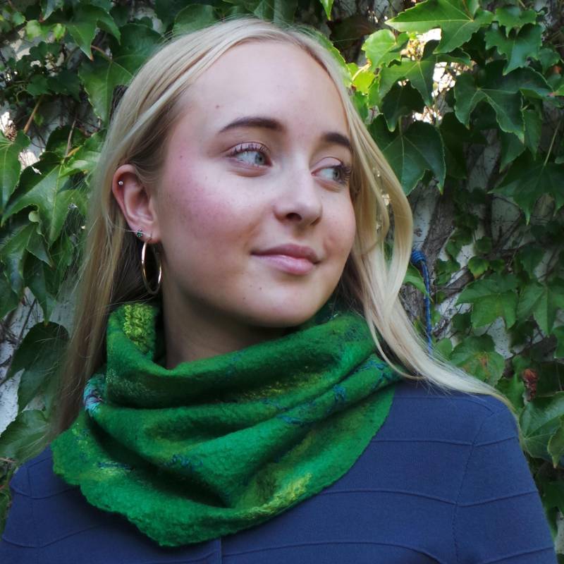 Schlauchschal in Grüntönen, Geschenkidee Für Frauen, Damenschal, Filzschal, Rundschal Aus Besonders Weicher Wolle, Halstuch Schlauchschal in Grüntönen, Geschenkidee Für Frauen, Damenschal, Filzschal, Rundschal Aus Besonders Weicher Wolle, Halstuch von Drachekreativverfilz