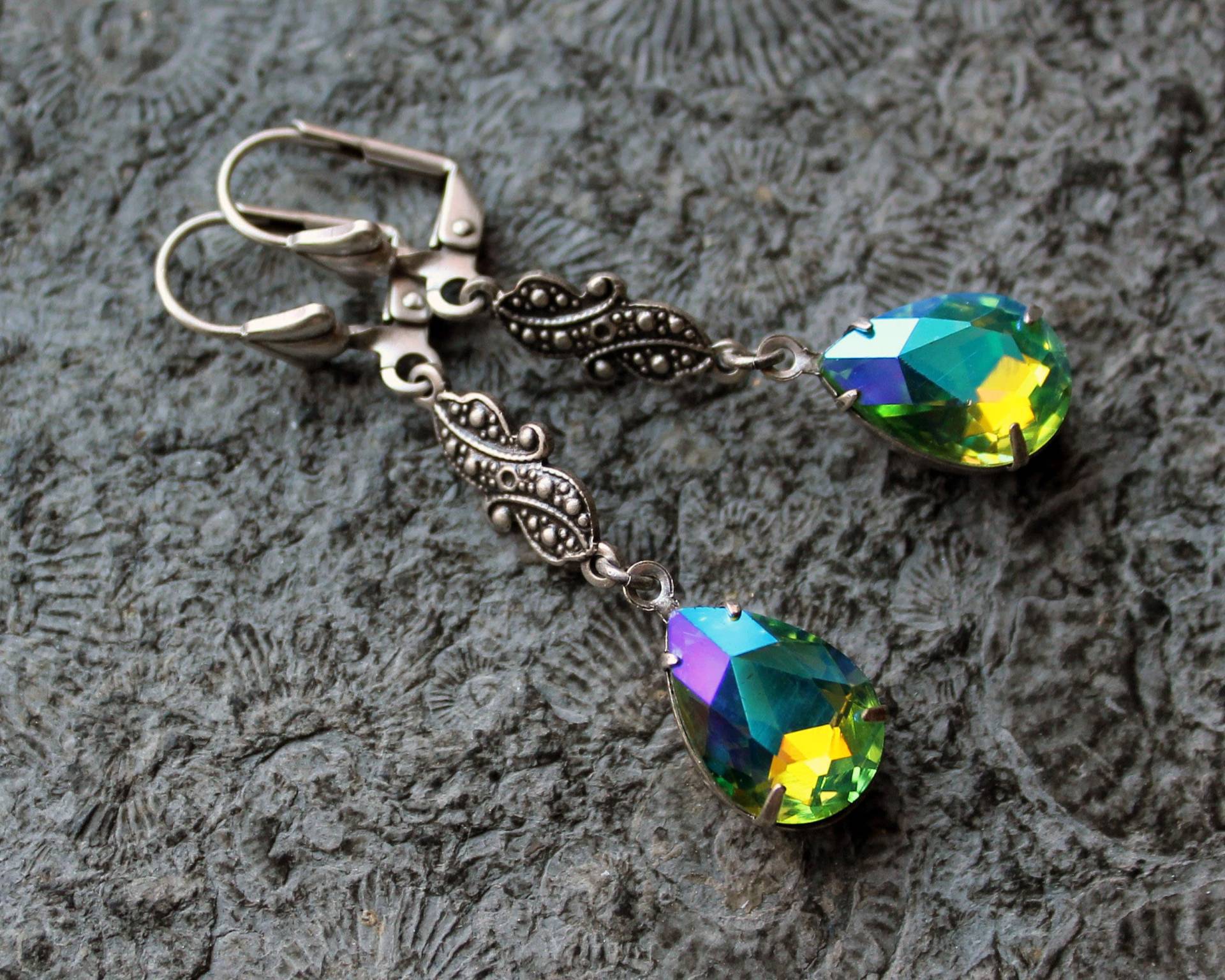 Cabochon-Ohrhänger Absinthe Grün | Silber Aurora Borealis Vintage von Drachenfliege