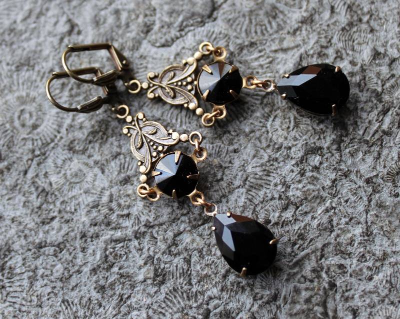 Cabochon-Ohrringe Amalia Schwarz | Messing Vintage von Drachenfliege