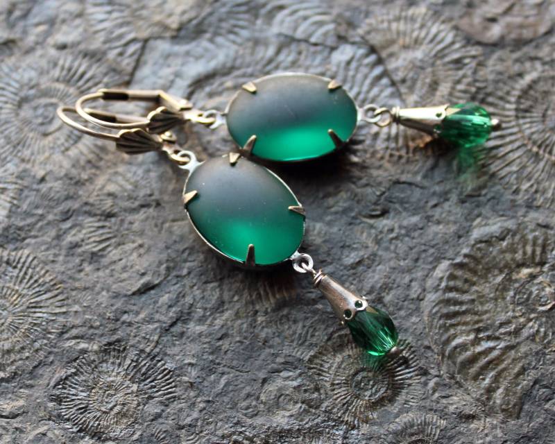 Cabochon-Ohrringe Matte Green Grün | Silber Vintage Cabochon-Ohrringe Matte Green Grün | Silber Vintage von Drachenfliege