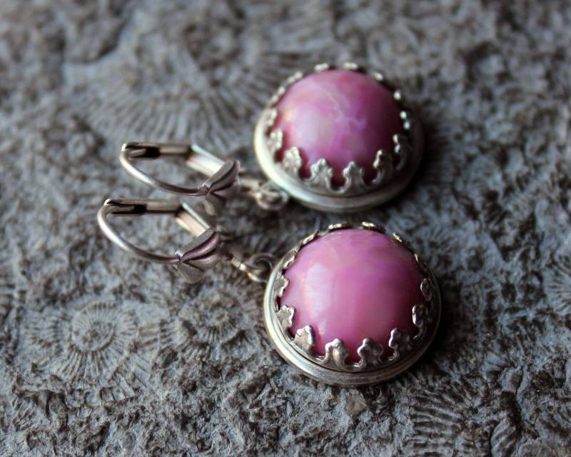 Cabochon-Ohrringe Pink Marble Rosa | Silber Vintage Cabochon-Ohrringe Pink Marble Rosa | Silber Vintage von Drachenfliege
