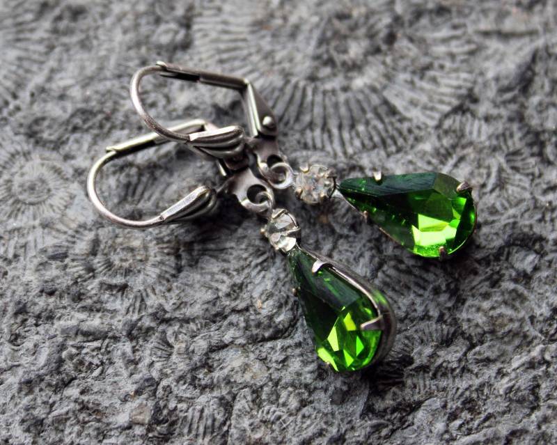 Cabochon-Ohrringe Sybill Silber | Grün Crystal Strass Vintage von Drachenfliege