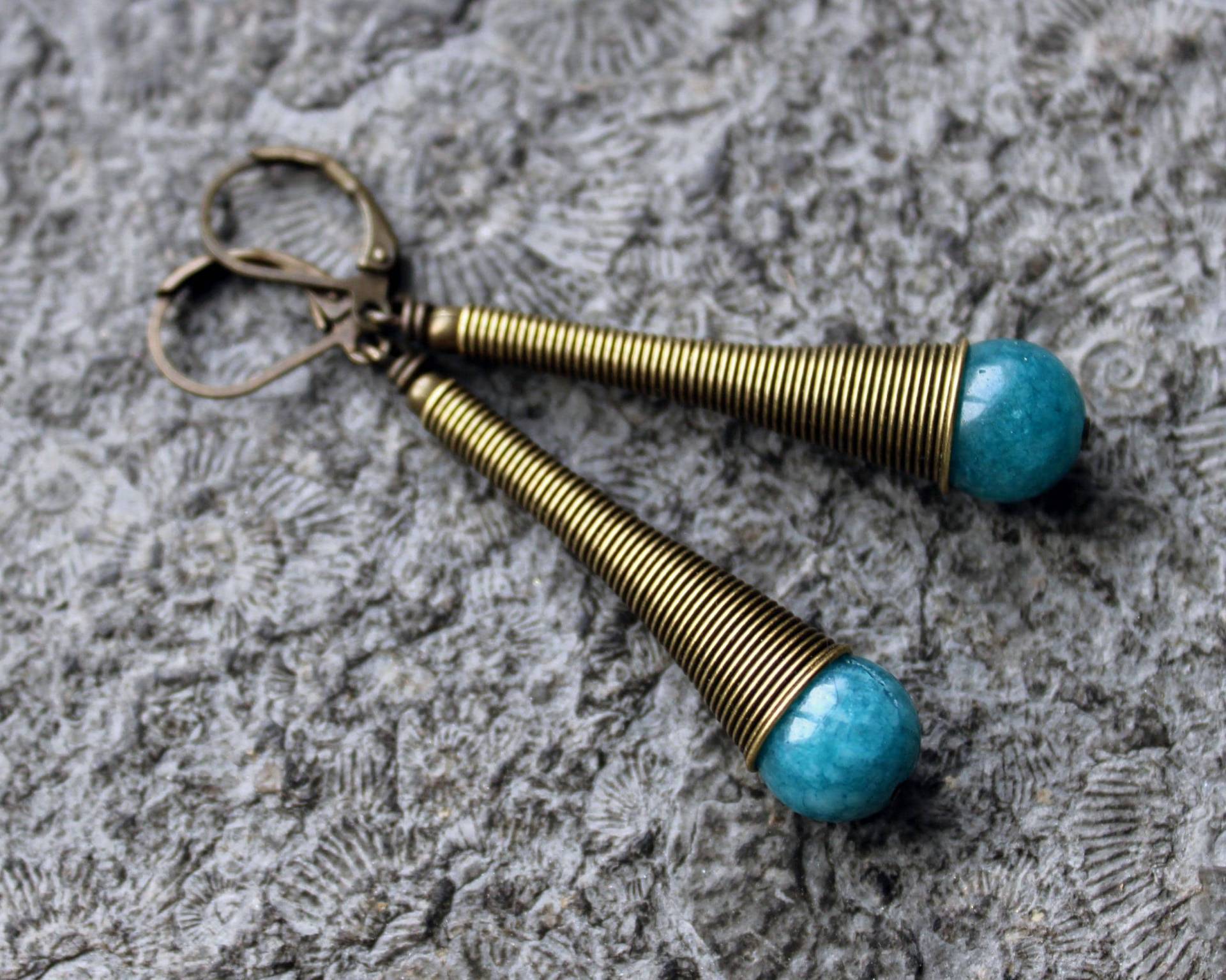 Edelstein-Ohrhänger Jade Blau | Messing Vintage Edelstein-Ohrhänger Jade Blau | Messing Vintage von Drachenfliege