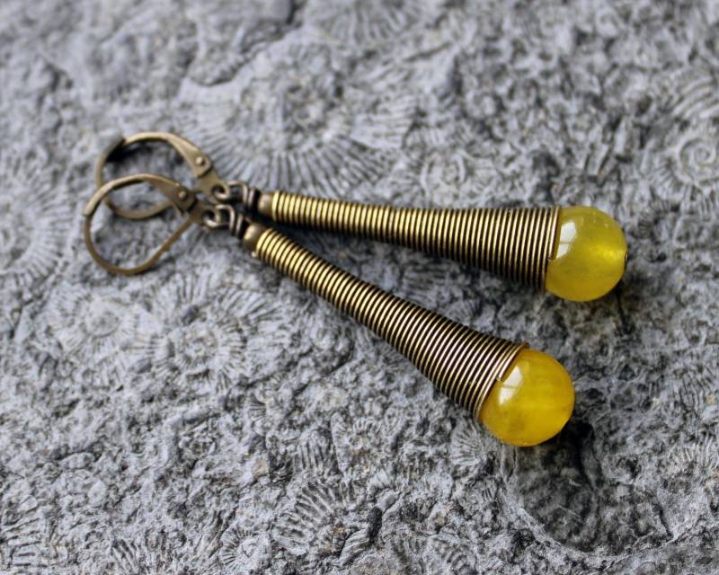 Edelstein-Ohrhänger Jade Gelb | Messing Vintage Edelstein-Ohrhänger Jade Gelb | Messing Vintage von Drachenfliege