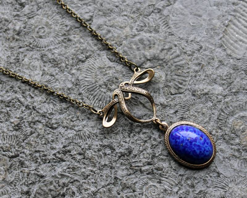 Jugendstil-Collier Art Nouveau Kette Lapislazuli-Imitat Messing | Bronze Blau Vintage von Drachenfliege