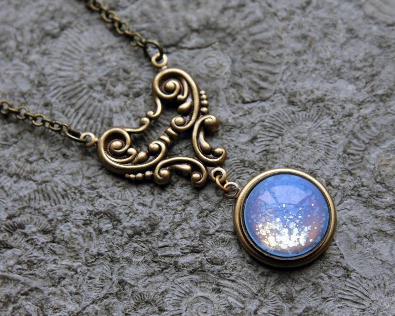 Unikat Cabochon-Kette Ilmarё Weiß | Messing Collier Vintage Unikat Cabochon-Kette Ilmarё Weiß | Messing Collier Vintage von Drachenfliege
