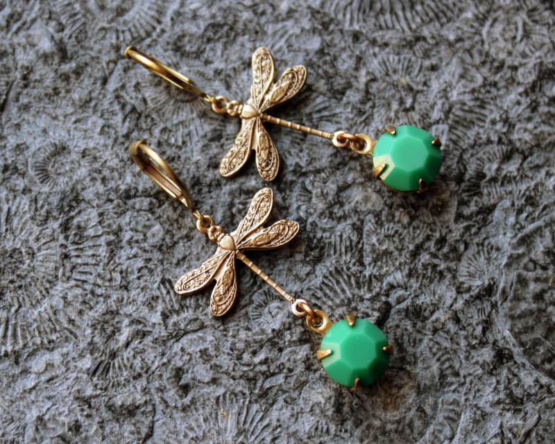 Unikat Cabochon-Ohrringe Wiesen-Libellen Lila | Messing Vintage Unikat Cabochon-Ohrringe Wiesen-Libellen Lila | Messing Vintage von Drachenfliege