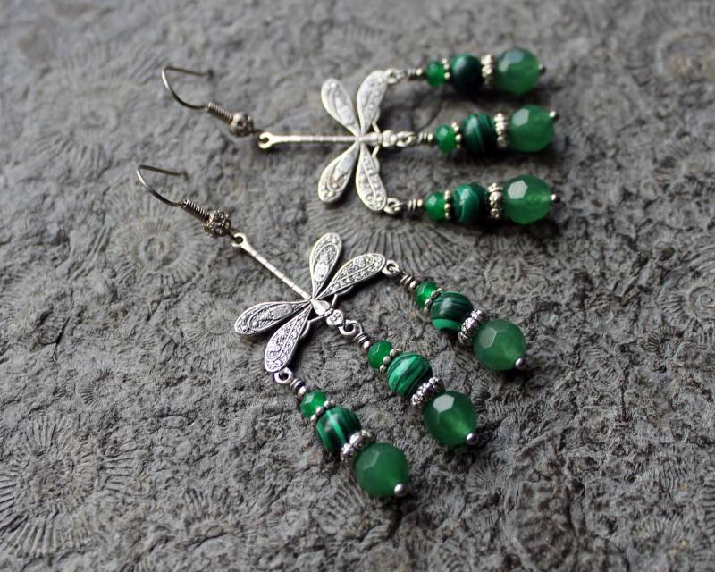 Unikat Chandeliers Edelstein-Ohrringe Libellen-Traum Silber | Grün Vintage von Drachenfliege