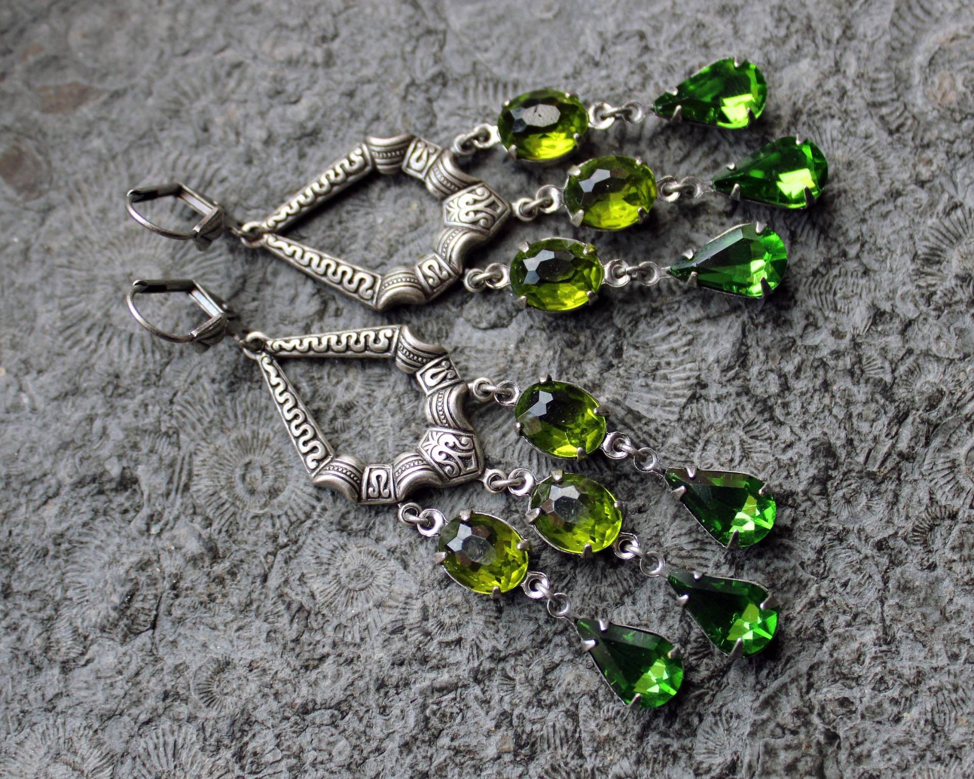 Unikat Chandeliers Gala-Ohrringe Green Passion Grün | Silber Vintage von Drachenfliege