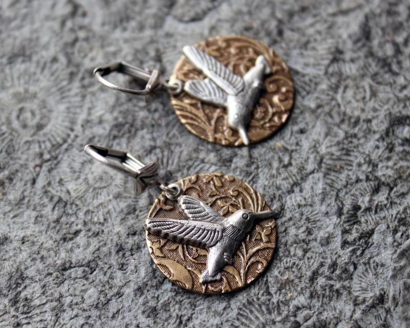 Unikat Two Tone-Ohrringe Kolibri Messing | Silber von Drachenfliege