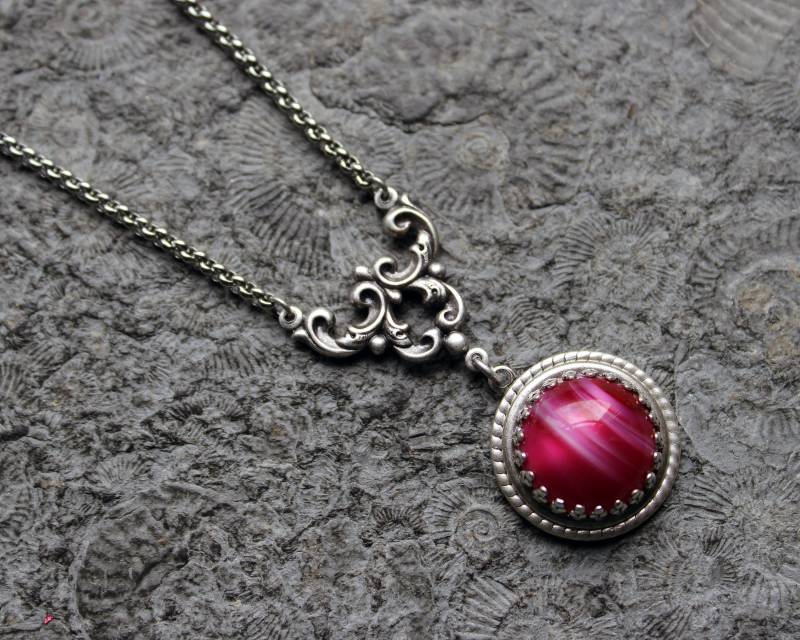 Unikat Vintage Collier Arlette Cabochon-Kette Rosa | Silber Unikat Vintage Collier Arlette Cabochon-Kette Rosa | Silber von Drachenfliege