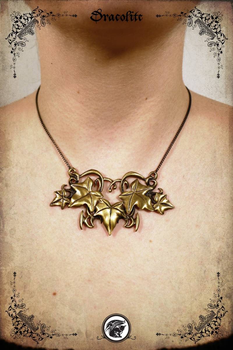 Mittelalterliches Blatt Ostara Halskettenschmuck - Handgemachte Mittelalterliche Halskette Und Ohrringe von Dracolite