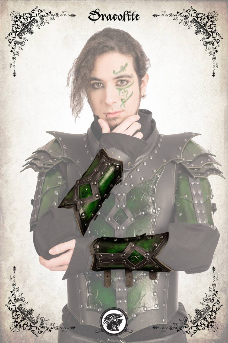 Runen Armschutz - Kriegerin Für Larp, Action-Rollenspiel Und Cosplay von Dracolite