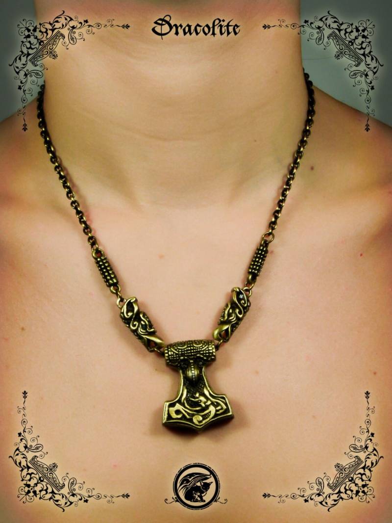 Thorshammer Mjölnir Mit Vergrößertem Griffin Kopf von Dracolite