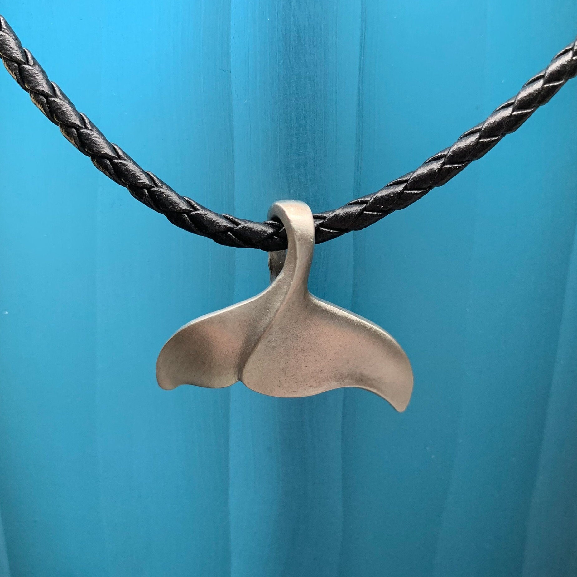 Whale Tail Halskette Handgefertigter Schmuck Aus Dem Meer von DragonHangers