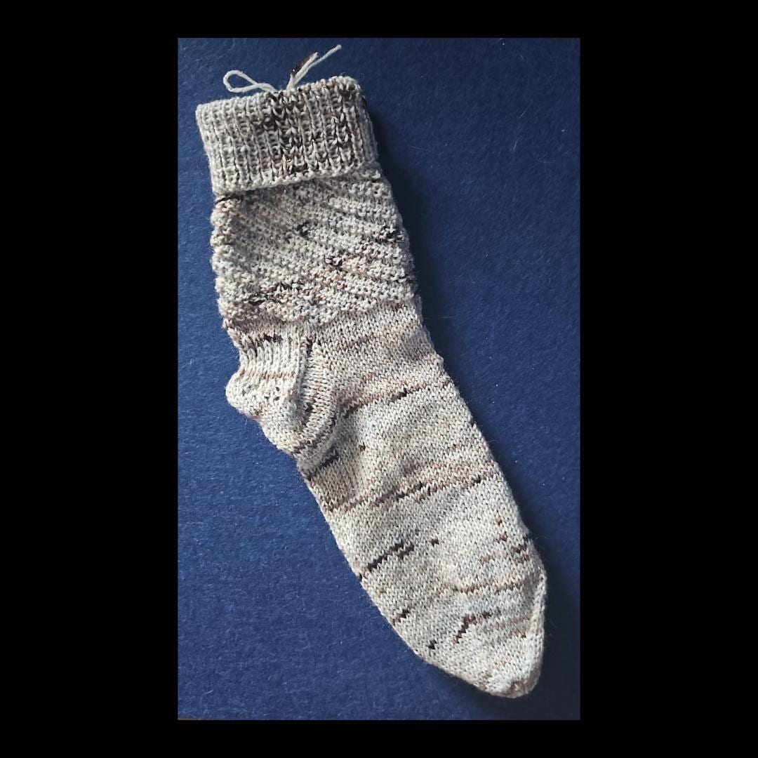 Handgestrickte Socken - Strümpfe Größe 36/37 Mit Glitzer Handgestrickte Socken - Strümpfe Größe 36/37 Mit Glitzer von Dragonpandakreativ