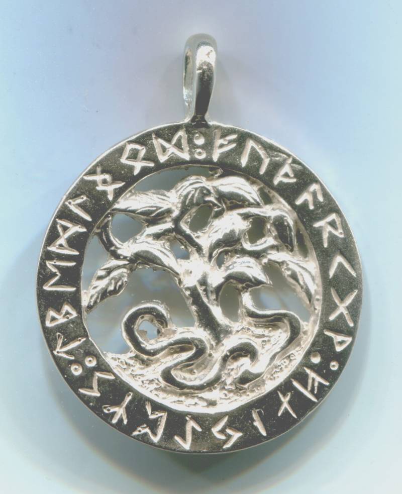 Weltenbaum Mit Futhark von DragonscaleJewelry