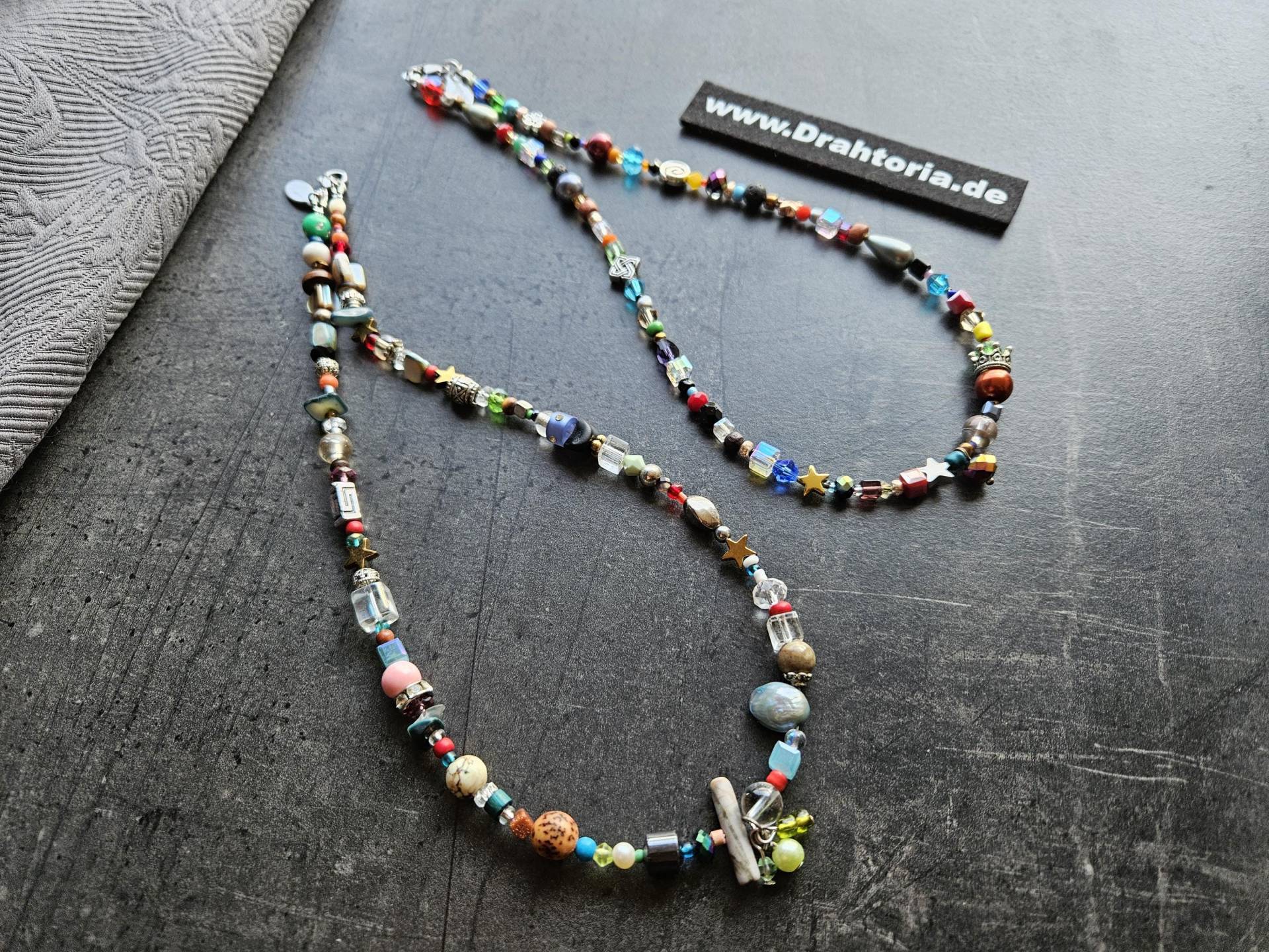 Bunte Kette Mit Hübschen Details Vom Schmucklabel Drahtoria von Drahtoria