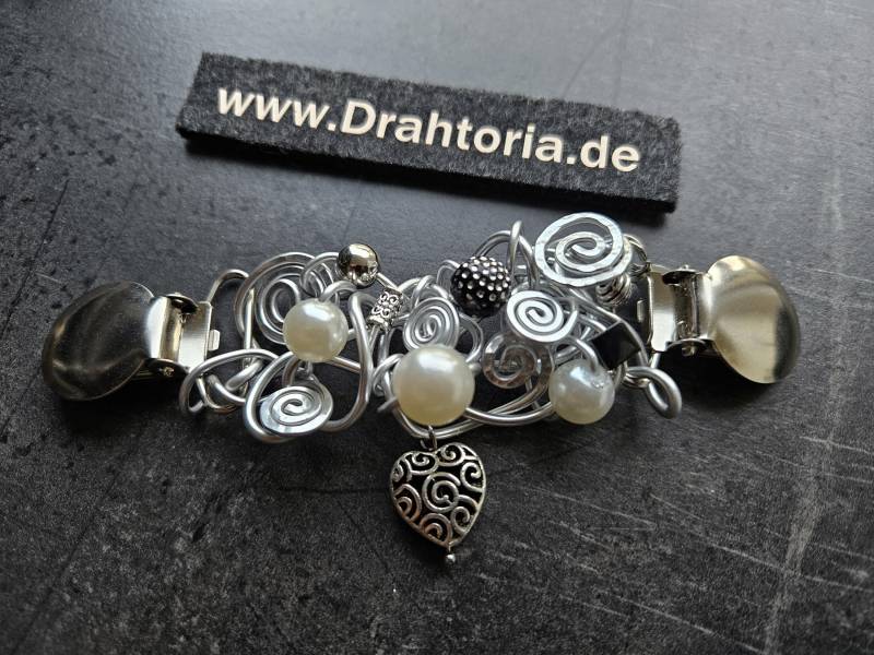 Clip Für Cardigan Bluse Jackenclip Schalklammer Vom Schmucklabel Drahtoria Clip Für Cardigan Bluse Jackenclip Schalklammer Vom Schmucklabel Drahtoria von Drahtoria