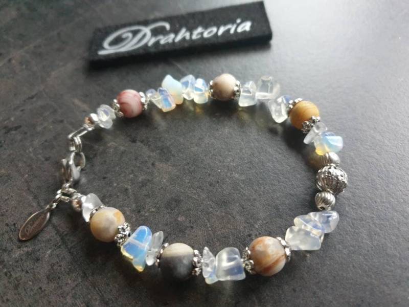 Drahtoria Armband Mit Opal Opalite Nuggets Und Mattem Natürlichem Achat Verschluss Edelstahl - Sehr Schöne Perlen Ausgefallen von Drahtoria