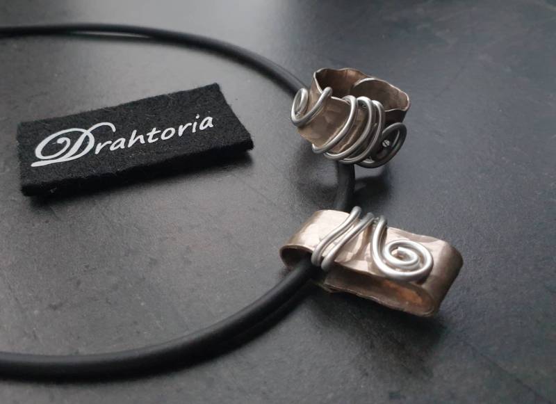 Drahtoria Edles Design-Schmuckset Kette Mit Anhänger + Ring Gehämmert Aludraht Farbe Platin Silber von Drahtoria