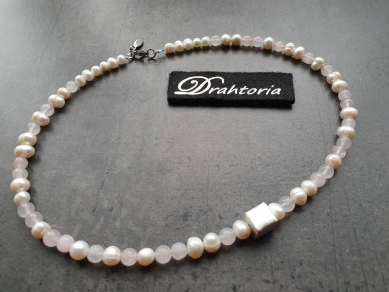 Drahtoria Exclusiv Mega Statement - Collier Mit Würfel Aus 925Er Silber Sowie Rosenquarz- Und Süßwasserperlen Perlenkette Perlen von Drahtoria