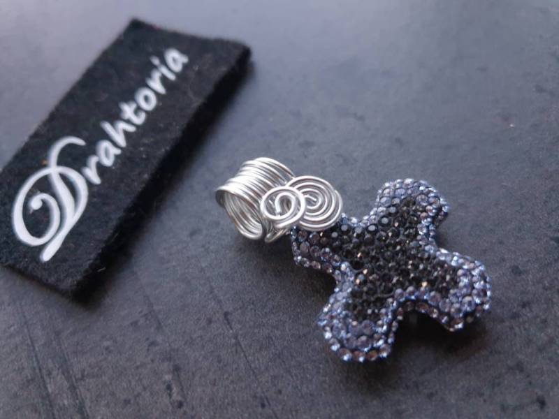 Drahtoria Unikat Swarovski Trifft Aludraht - Kreuz Anhänger Mit Kristallen Kristallperle von Drahtoria