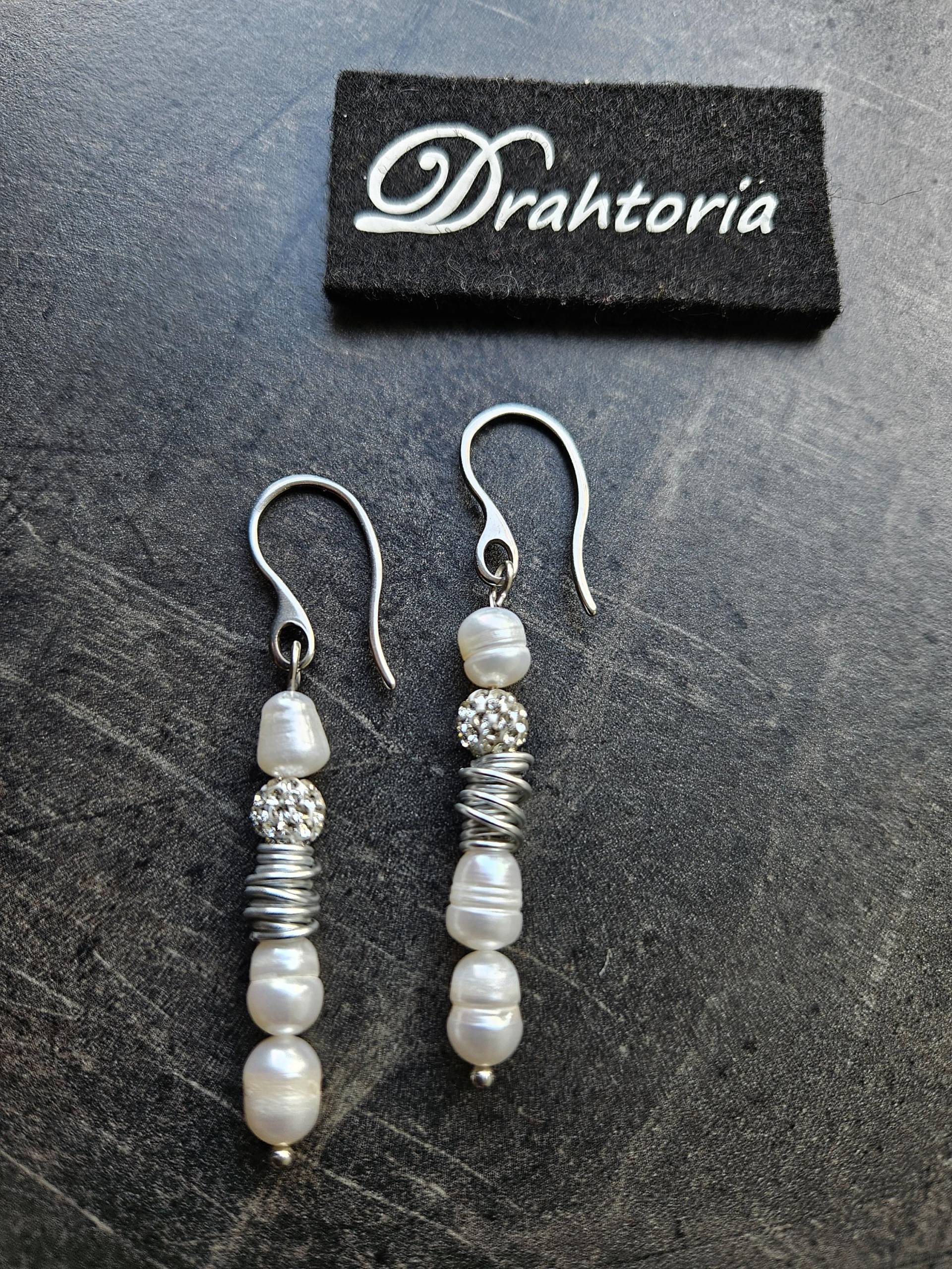 Edle Design - Ohrhänger Mit Süßwasserperlen Und Aludraht Vom Schmucklabel Drahtoria Edle Design - Ohrhänger Mit Süßwasserperlen Und Aludraht Vom Schmucklabel Drahtoria von Drahtoria