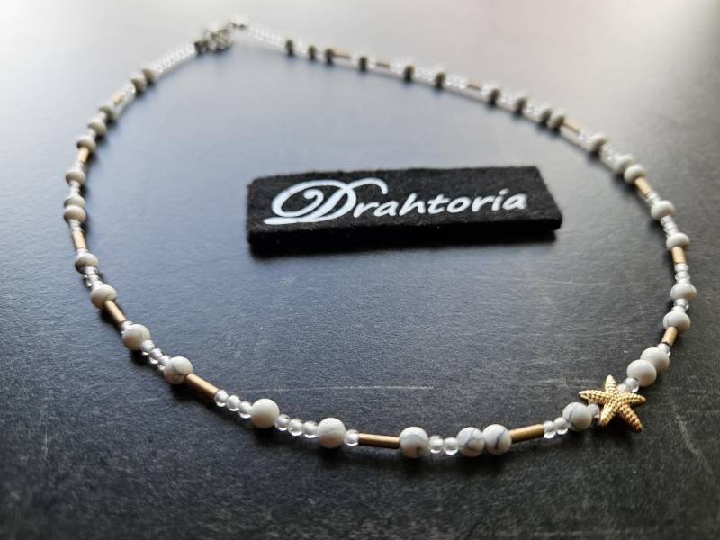 Kette Mit 18 K Vergoldetem Seestern, Mini-Zirkonia Und Howalith Perlen Vom Schmucklabel Drahtoria von Drahtoria