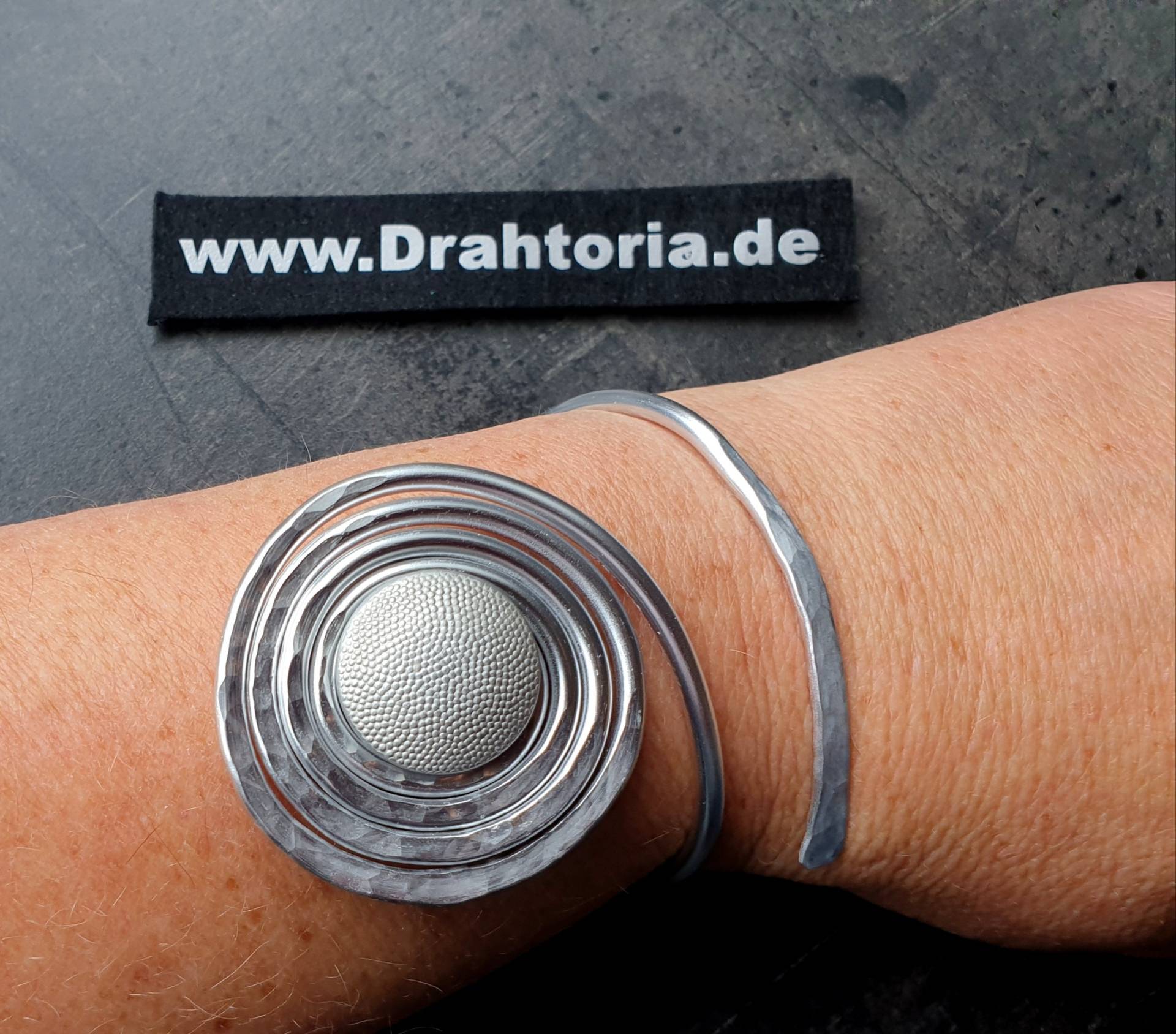 statement - Armspange | Versch. Modelle Silber Gehämmert Vom Schmucklabel Drahtoria statement - Armspange | Versch. Modelle Silber Gehämmert Vom Schmucklabel Drahtoria von Drahtoria