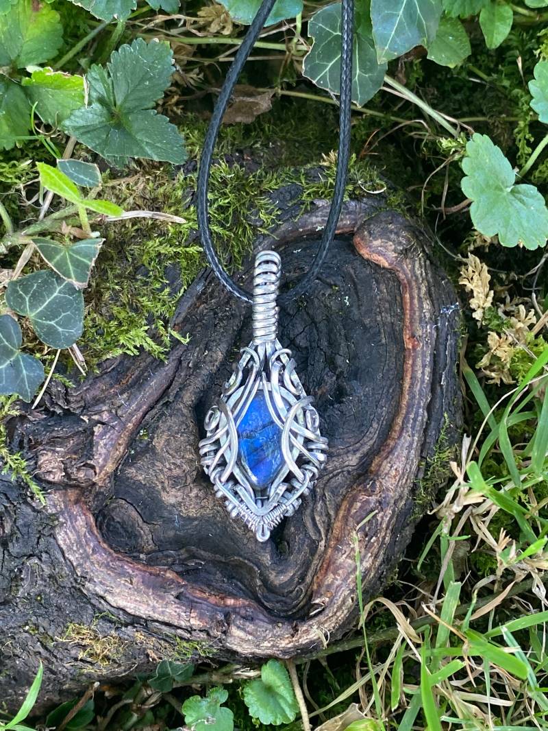 Kettenanhänger Mit Labradorit Aus Sterlingsilber | Drahtschmuck Edelsteinschmuck Unikatschmuck Talisman Amulett Einzigartig von Drahtsache