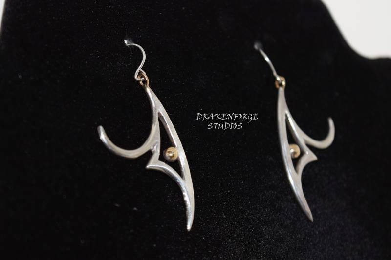 Auge Des Horus Ohrringe Mit Sterling Silber Messing Und 14K Gold von DrakenForgeStudios