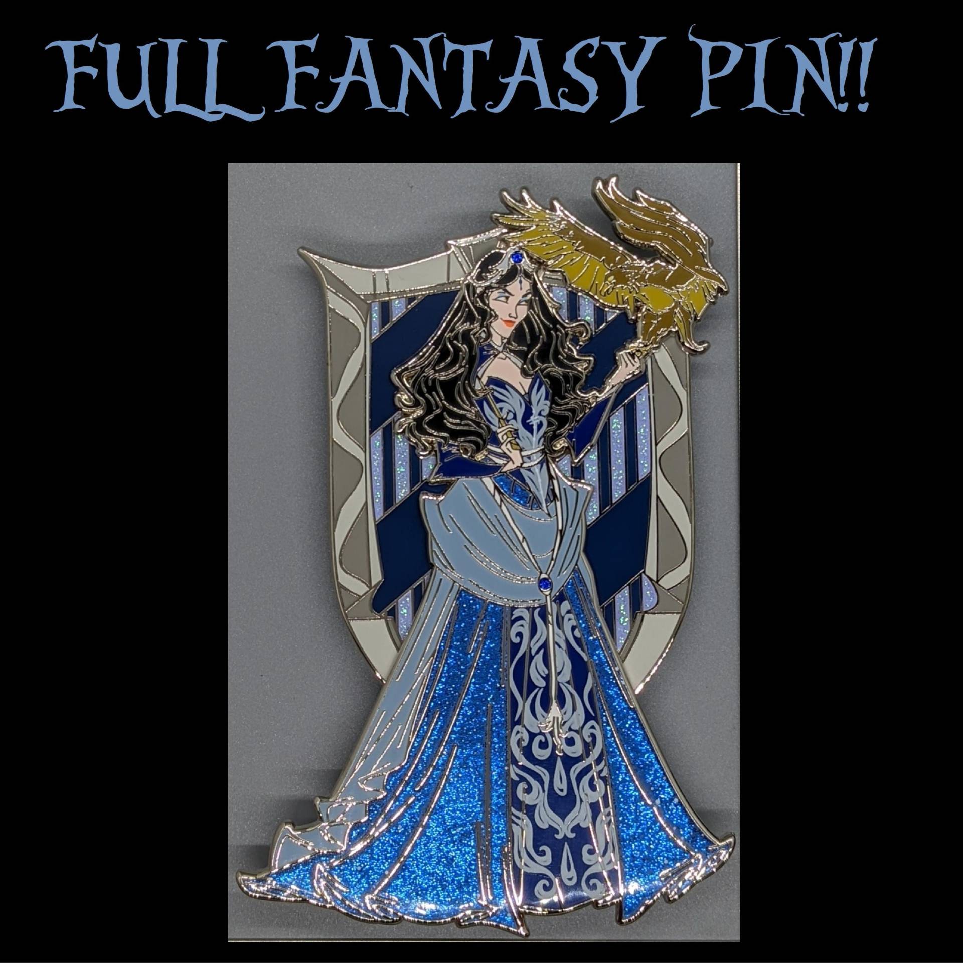 Hexe/Full Fantasy Pin Hexen Magie Zauberstab Geeky Nerdy Buchtisch Intelligent Weisheit Clever Bücher Rabe von DreaDIllustrations