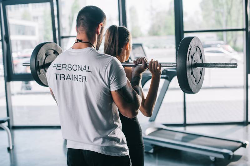 Personal Trainer Weißes Workout T-Shirt V3, Gym T-Shirt, Grafik Gewichtheben Shirt, Fitness Trainer, Weight Lift Sport von DreamBiGStudioShop