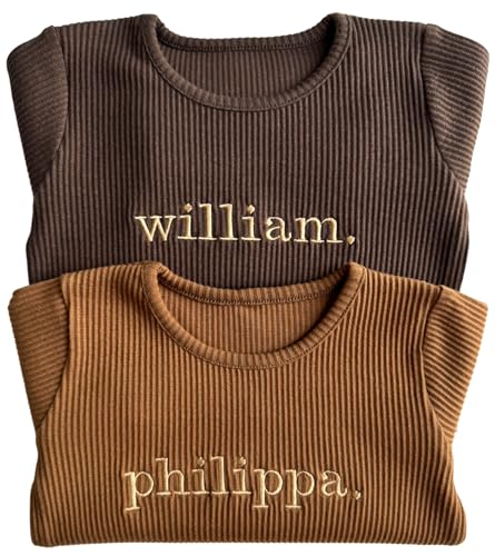 DreamBuy Passende Familien-Pyjama-Set – Personalisierte Geschenke für Mädchen, Jungen & Erwachsene – Weihnachts-PJs für Eltern, Großeltern & Neugeborene (3-4 Jahre, Personalisiert Karamell) von DreamBuy