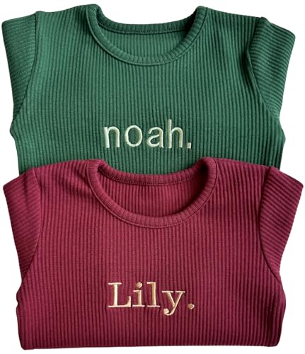 DreamBuy Passende Familien-Pyjama-Set – Personalisierte Geschenke für Mädchen, Jungen & Erwachsene – Weihnachts-PJs für Eltern, Großeltern & Neugeborene (8-9 Jahre, Personalisiert Rotweinrot) von DreamBuy