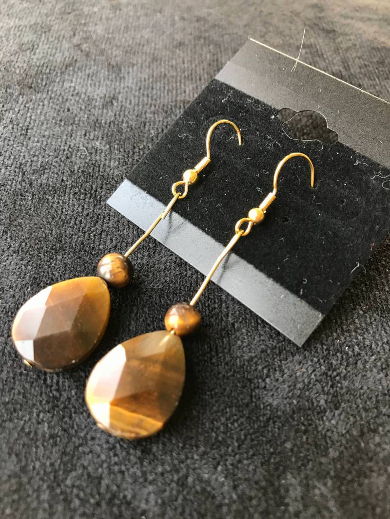 Braun Teardropohrringe von DreamCreateEnjoyArt
