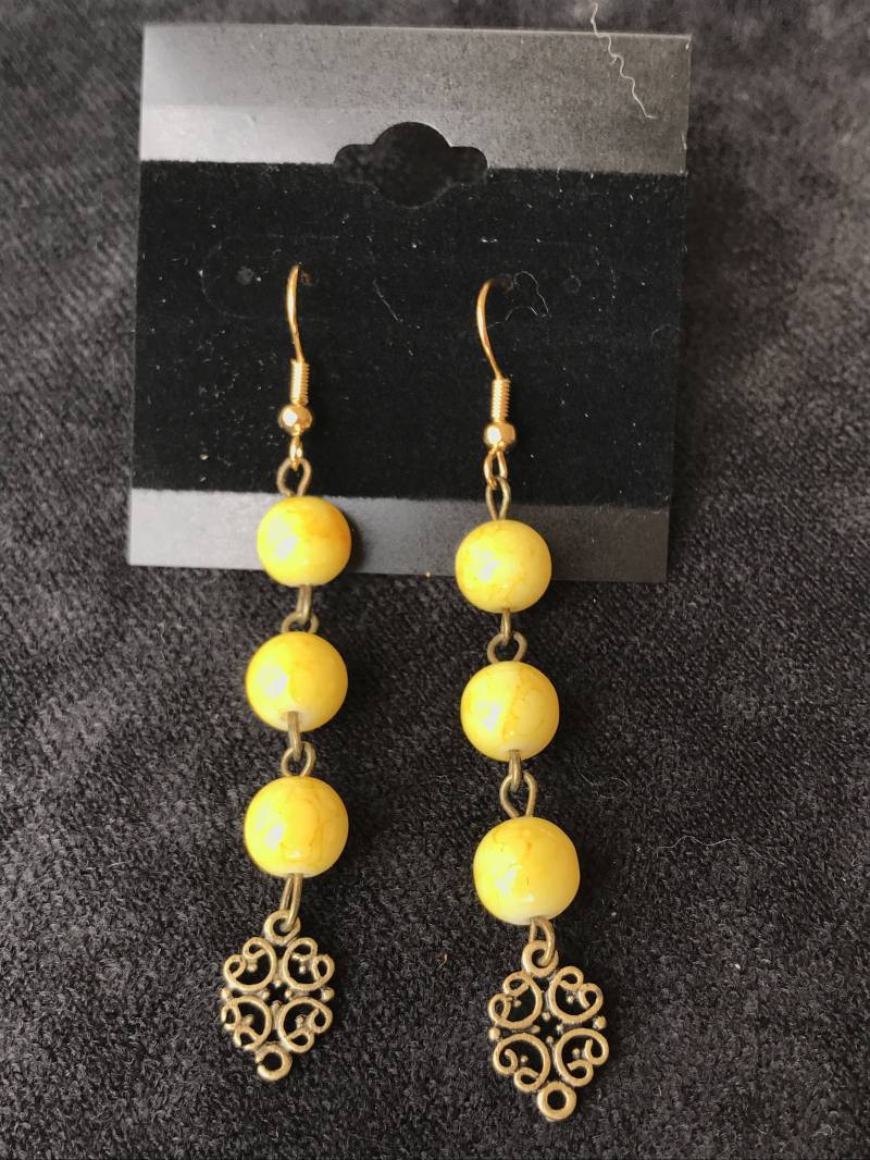 Gelbe Kugeln Mit Design-Ohrringe von DreamCreateEnjoyArt