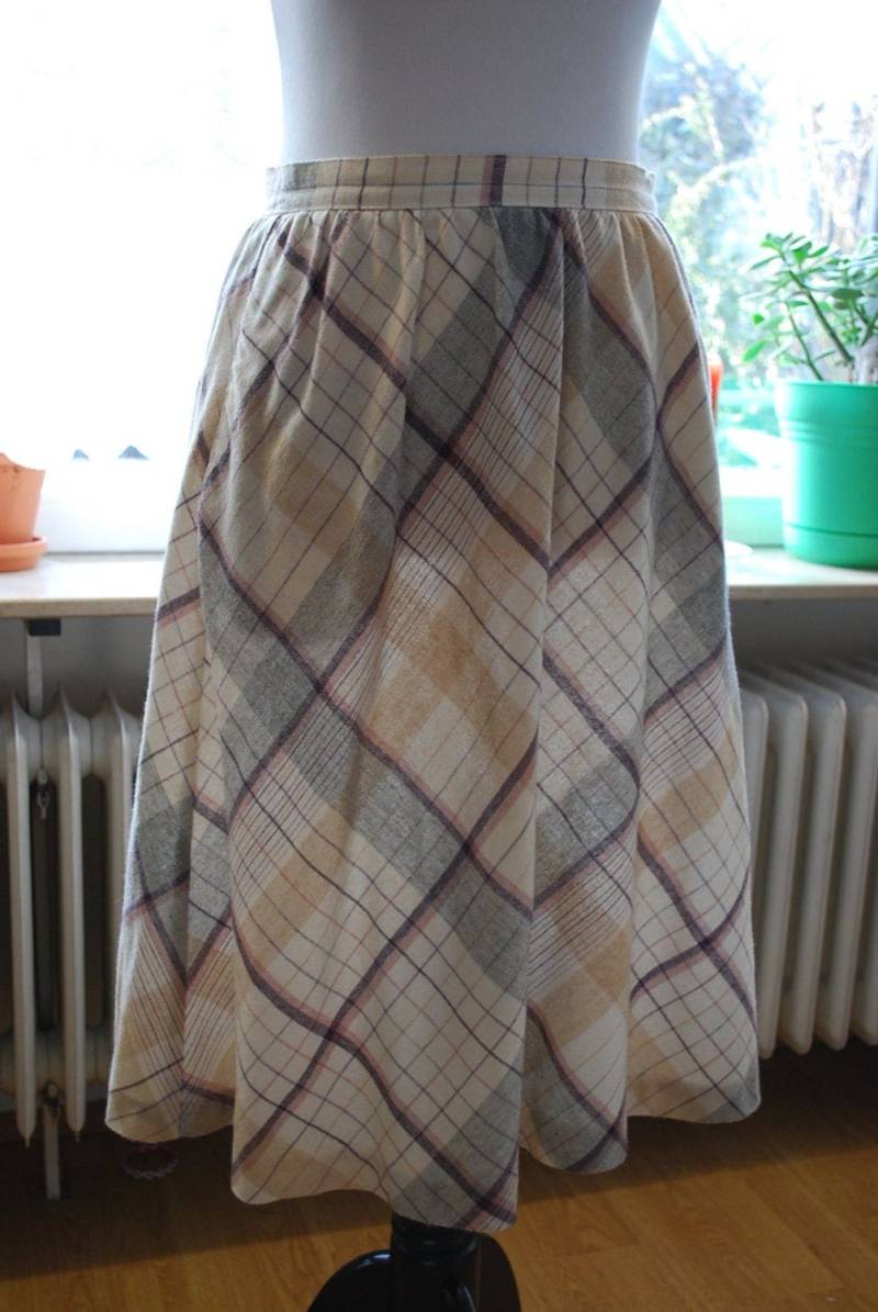 Vintage 70Er/80Er Karo Rock Wolle Mischung Vintage 70Er/80Er Karo Rock Wolle Mischung von DreamHomeHeartache