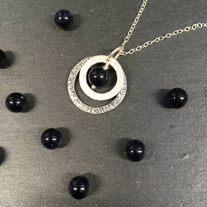 Silber Und Blau Goldstone Anhänger von DreamInColoursArt