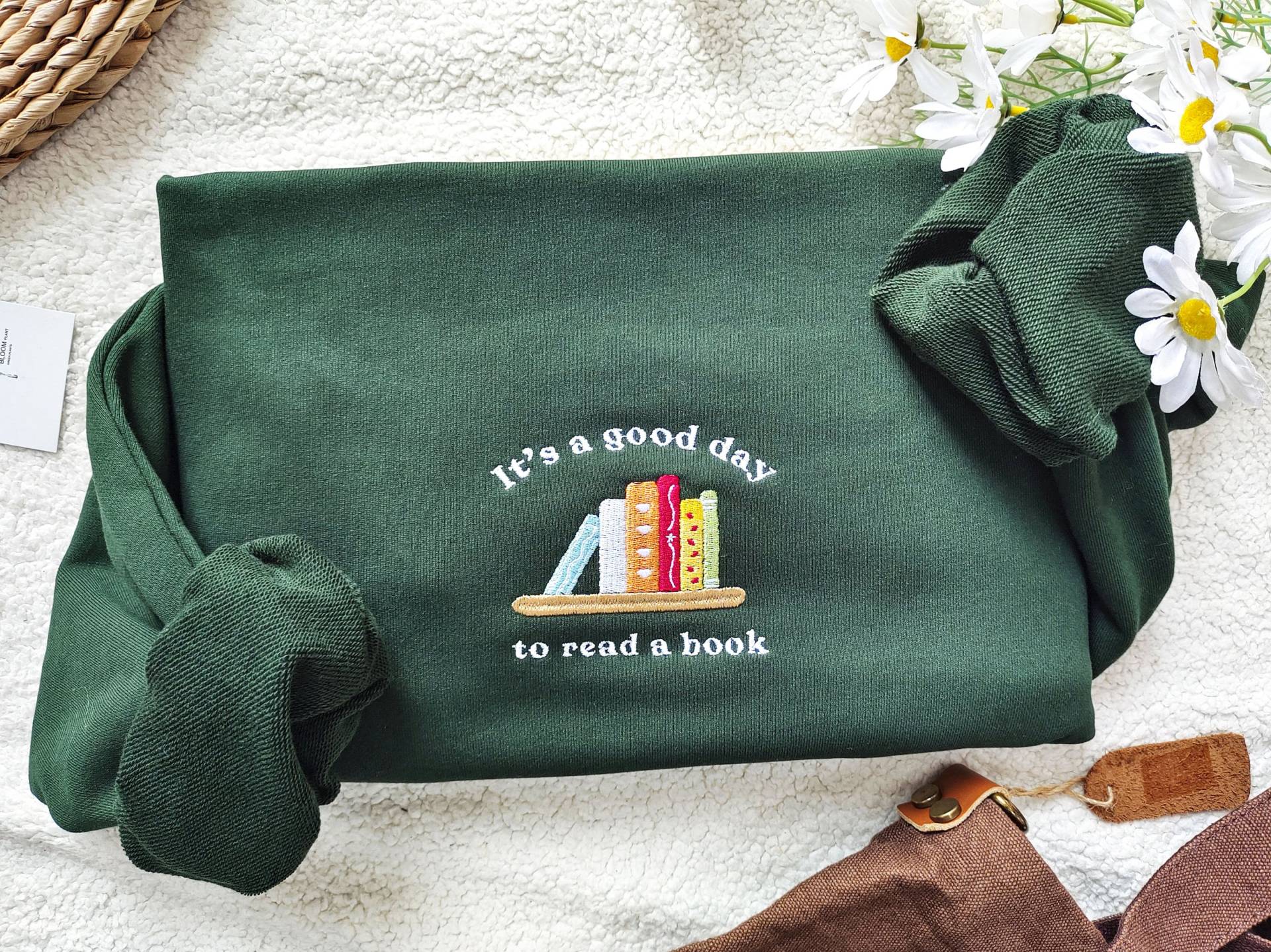 Es Ist Ein Guter Tag, Um Buch Zu Lesen Besticktes Sweatshirt, Lese-Sweatshirt, Bestickter Rundhalsausschnitt, Lehrergeschenke, Geschenk Für von DreamLakeStudioAU