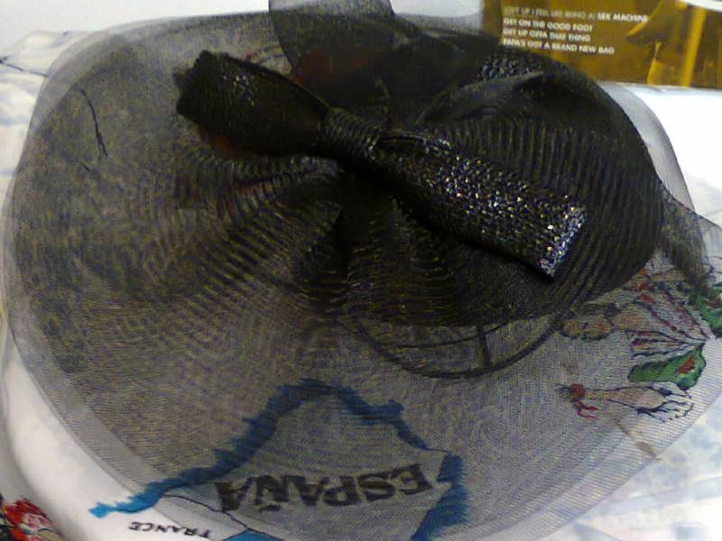 Fifties Hut in Schwarz Mit Netzstoff. Hergestellt England Und Entworfen Von Nigel Rayment von DreamRetroUK