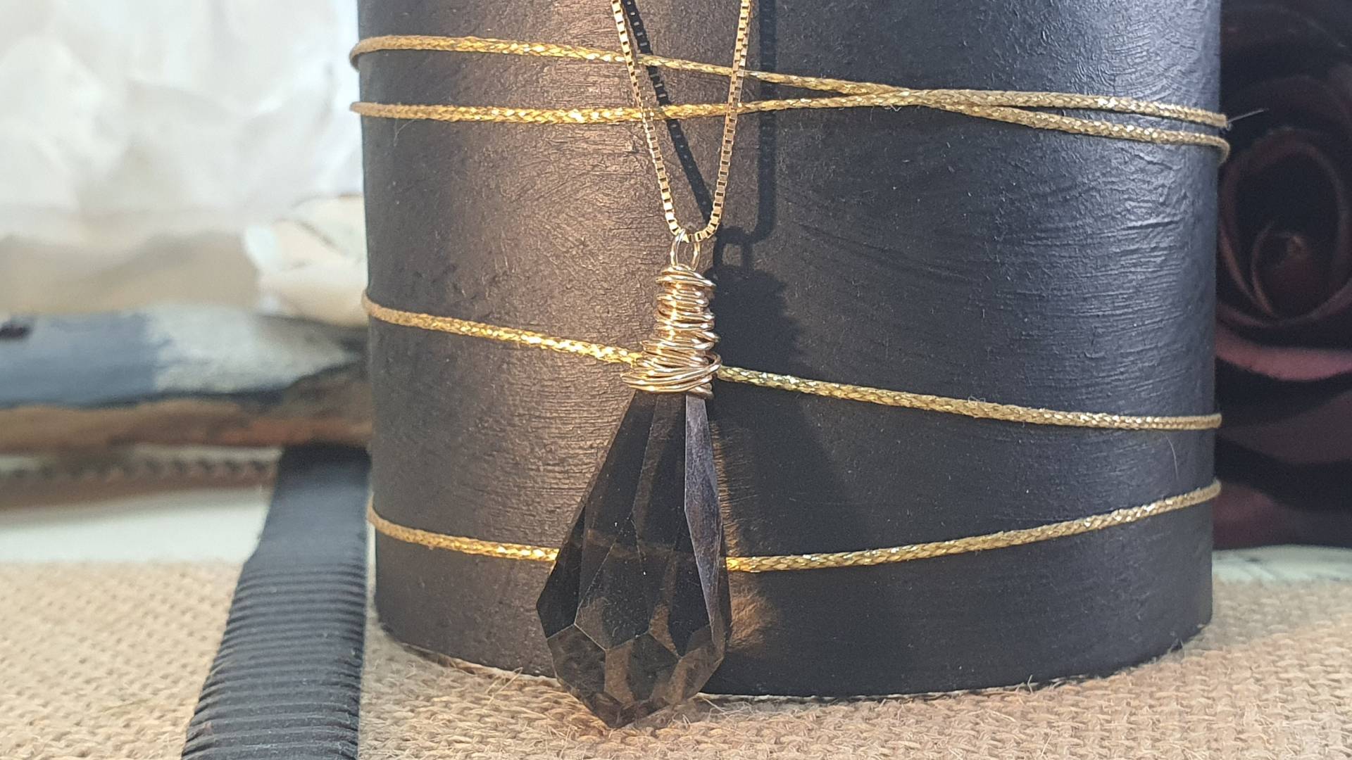 14K Gold Anhänger Mit Rauchquarz Briolette von DreamSmithJewelry