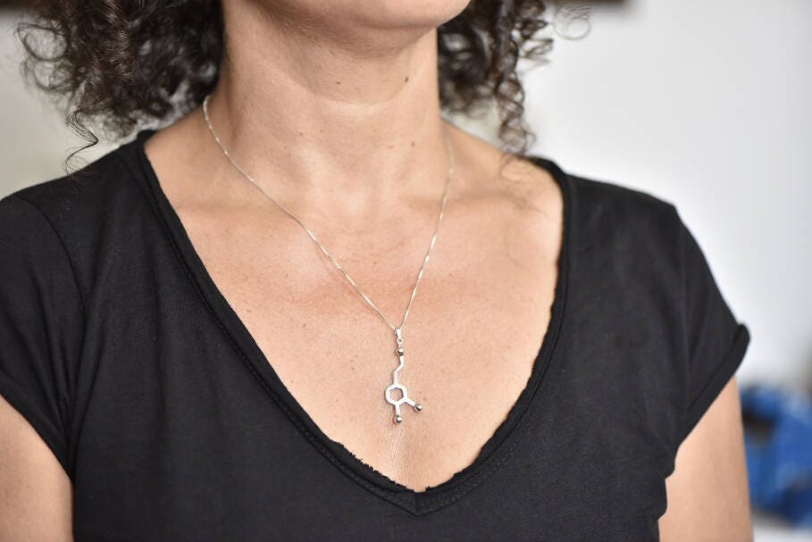 Dopamin-Molekül-Halskette von DreamSmithJewelry